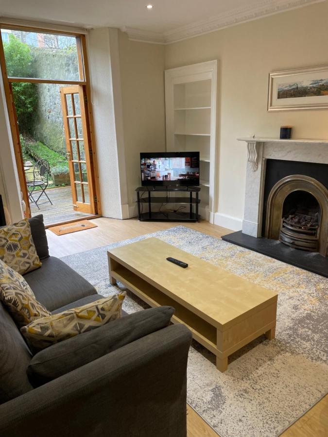 Fantastic Location 10 Mins To Princes Street- 15 To Royal Mile- Main Door-Patio Edinburgh Kültér fotó